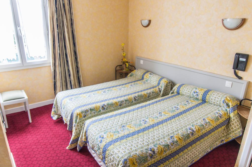 Hotel De La Gare Dol-de-Bretagne Exteriér fotografie
