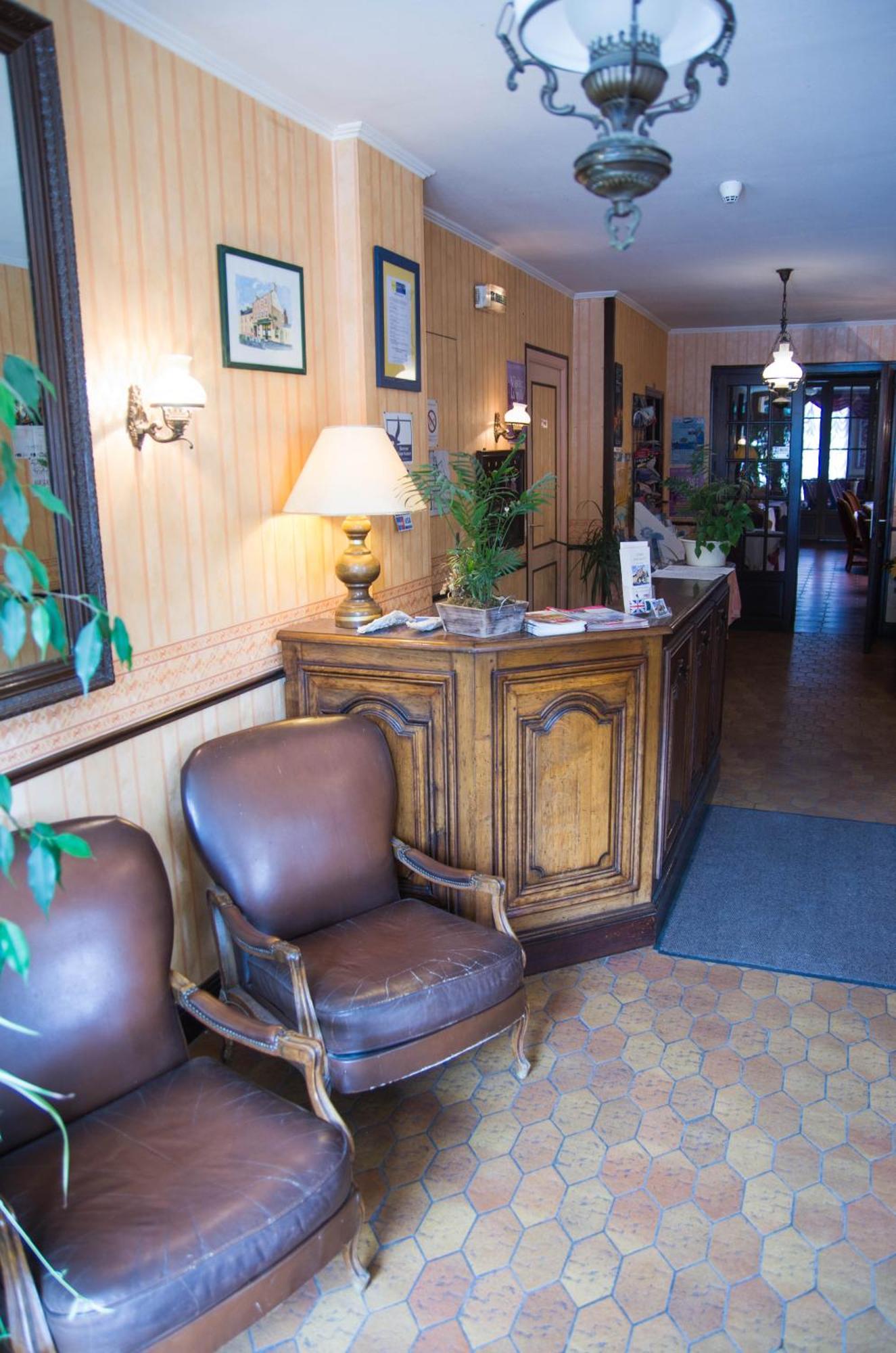 Hotel De La Gare Dol-de-Bretagne Exteriér fotografie