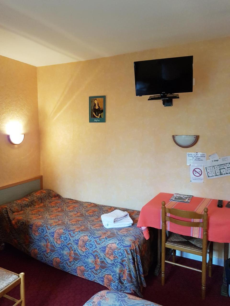 Hotel De La Gare Dol-de-Bretagne Pokoj fotografie